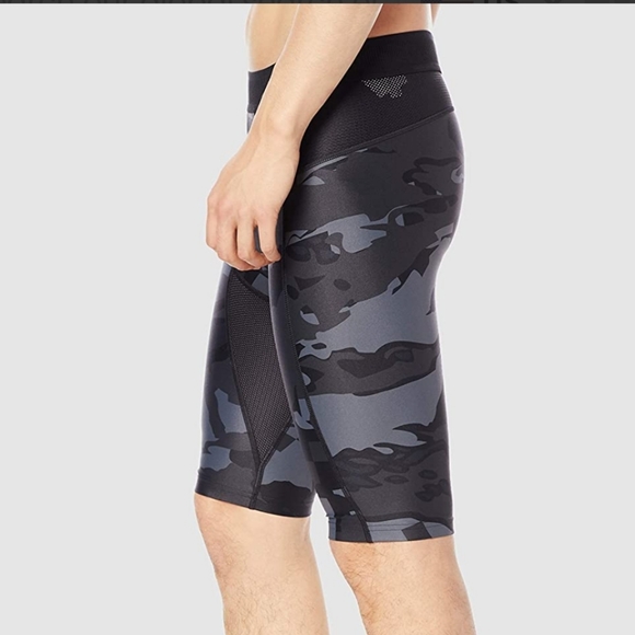 Under Armour Iso-Chill shorts - Picture 3 of 8